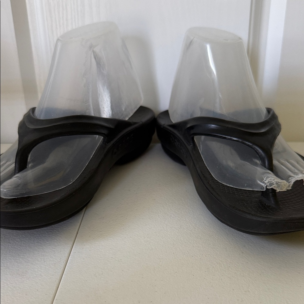 OOFOS OOlala Women's Black Sandals ( sz - 9) - Picture 5 of 6
